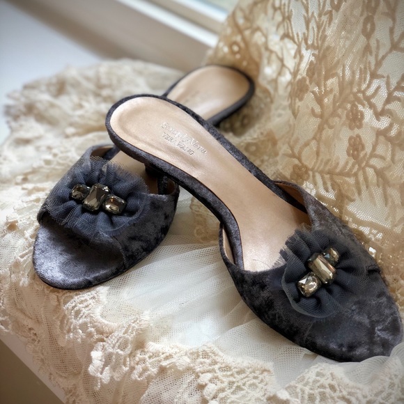 Fits size 7, Simply Vera by Vera Wang Heels - Picture 3 of 9